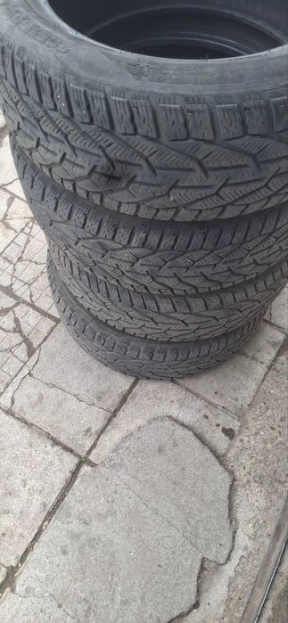 Продавм зимни гуми втора ръка