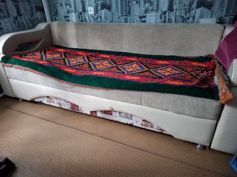 Продам диван в хорошем состоянии