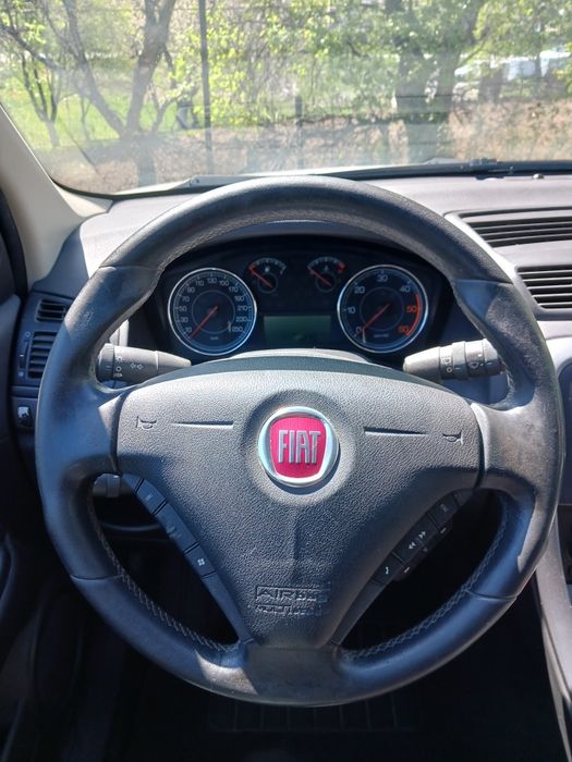 Vând Fiat Croma 1,9 JTD