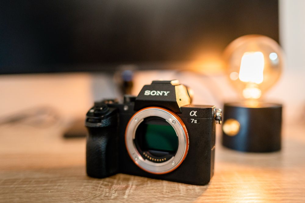 Sony A7 II + 28–70mm FE | 7000 cadre | Accesorii