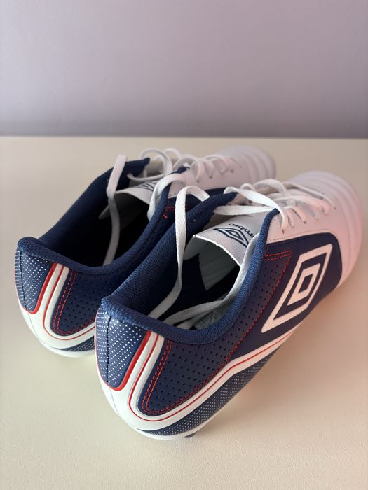 Футболни обувки /стоножки/ Umbro Classico XII FG
