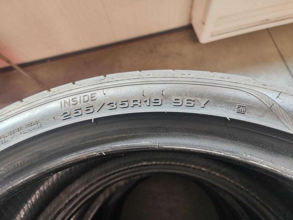 2бр. летни гуми 255/35/19 Goodyear