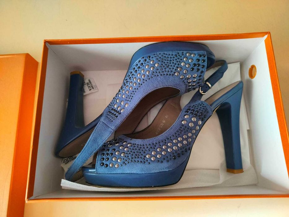 Босоножки женские