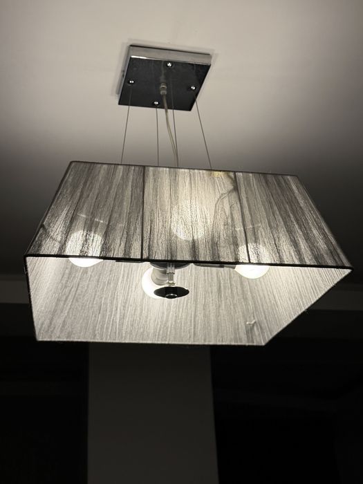 Vand set aplica tavan+ 2 aplice atasate deasupra noptierei