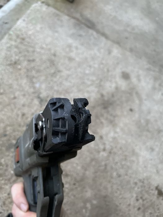 Senco DuraSpin DS200-AC – Șurubelniță automată pentru bandă