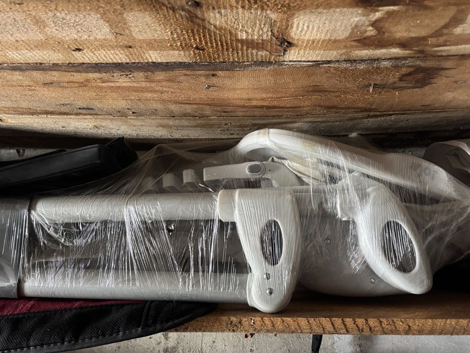 Продам детскии стул joie .