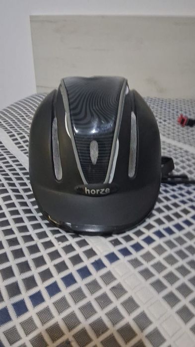 Каски различни видове