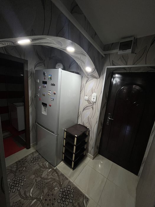 Garsonieră 25 mp, renovată și mobilată complet – Zona OMW Câmpina | 300 €
