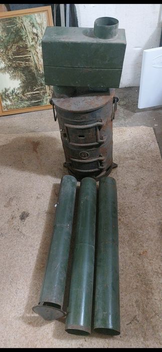 Продам чугунную печку. Армейская буржуйка.