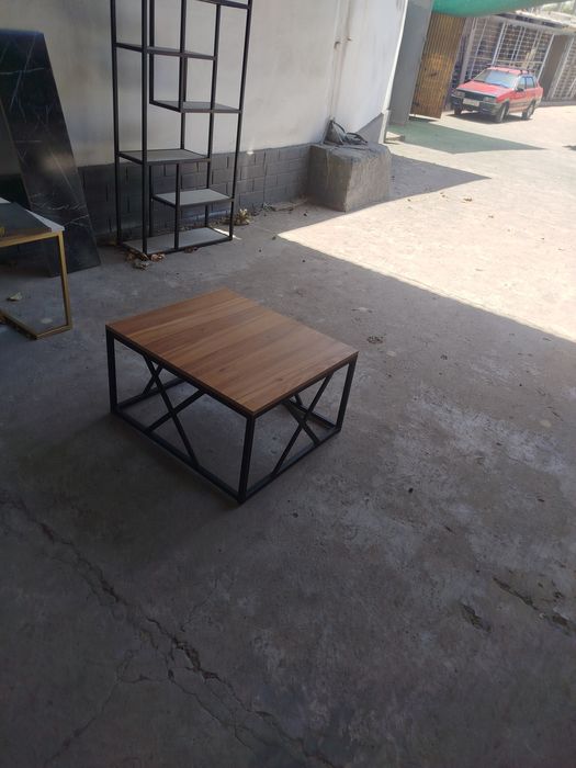 Jurnalniy stol loft mebel