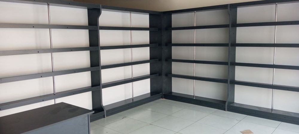 Мебель прилавка на магазин