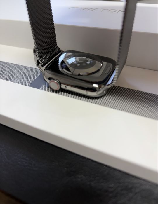 Apple Watch 8 45mm Graphite Stainless Steel Milanese  Loop