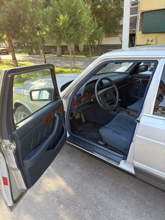 Merssedes benz 1985 yil avtomat retro