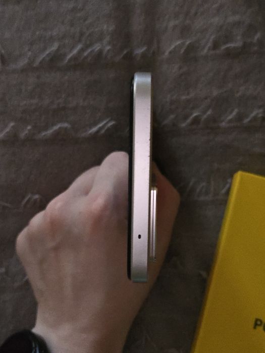 Продам телефон OPPO Reno7