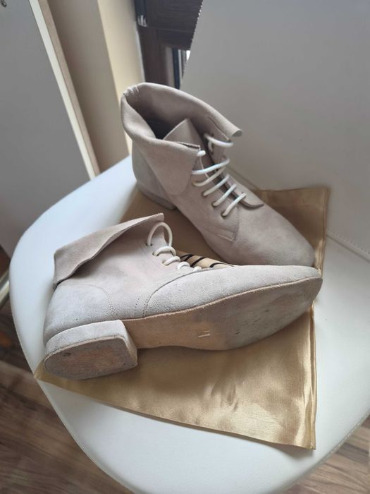 Танго боти за практика