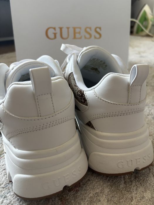 Маратонки Guess