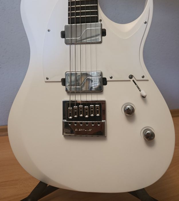 Solar guitars winter 1.6 evertune