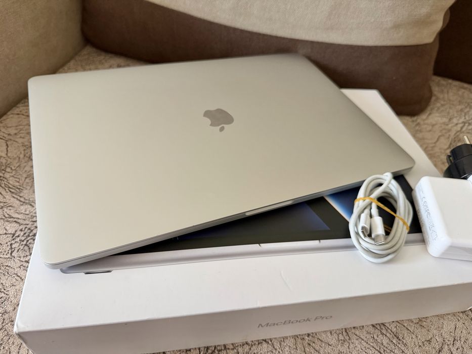 Apple MacBook Pro 2019 16" 16 GB RAM 1 TB GB SSD  i9