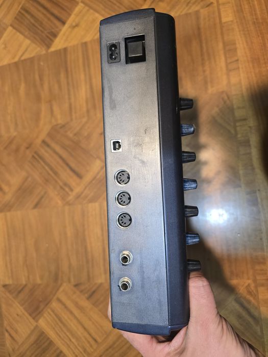 Behringer B-CONTROL ROTARY BCR2000 – Controller MIDI USB cu 32 encodere endless | Cutie originală