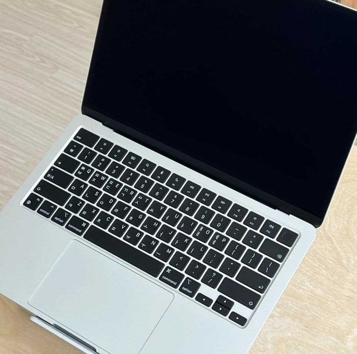 MacBook M2 air 8/256