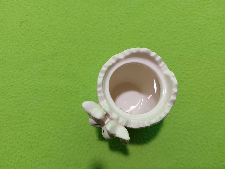 Cana decor cu iepurasi pentru paste, confectionata din portelan
