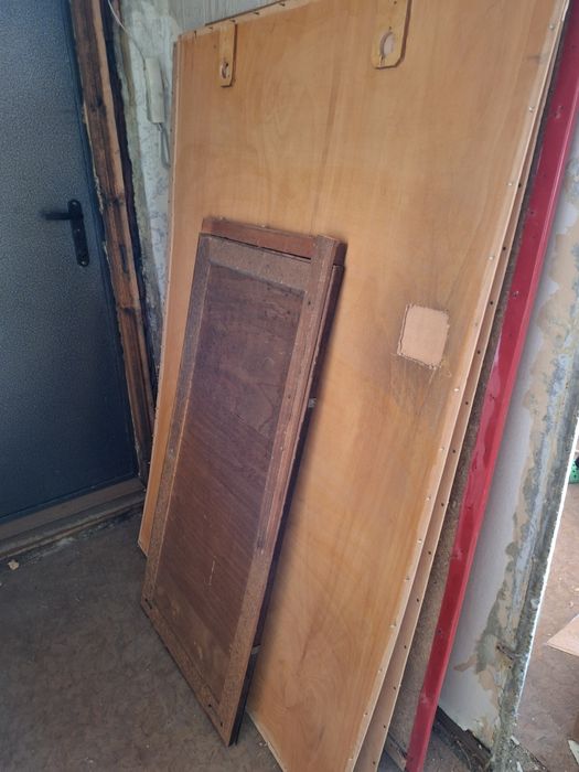 Доски и полки разных размеров.