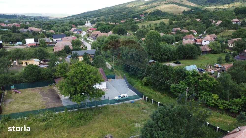 Casa finalizata recent, 2.800 mp teren Livada - Petresti de Jos