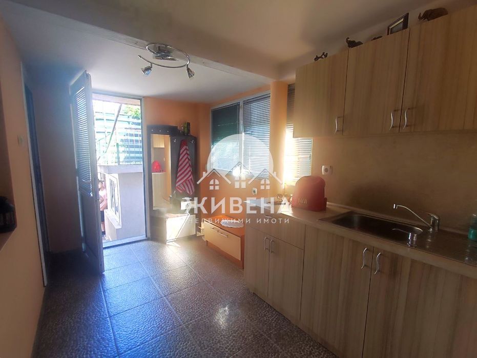 Продава се Къща в Варна, Автогара - 100 кв.м за 1450 €/кв.м - Снимка #2