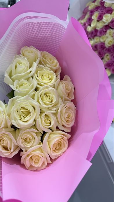 Продам свежие цветы 101 роз