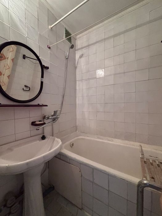 Продам 3х ком в кирпичном доме Революция