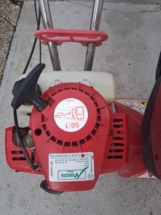 Vând 2 motocultoare pe benzină și 1 electric de la299..