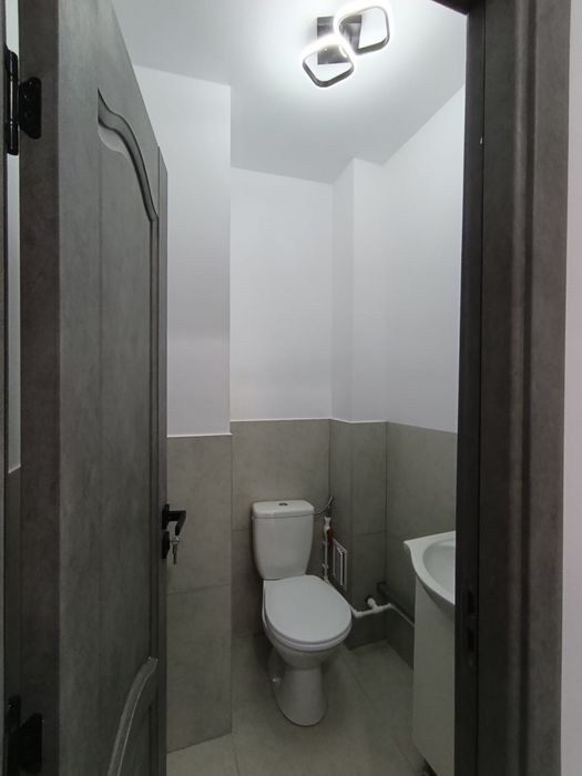 Apartament 3 camere decomandat de vânzare