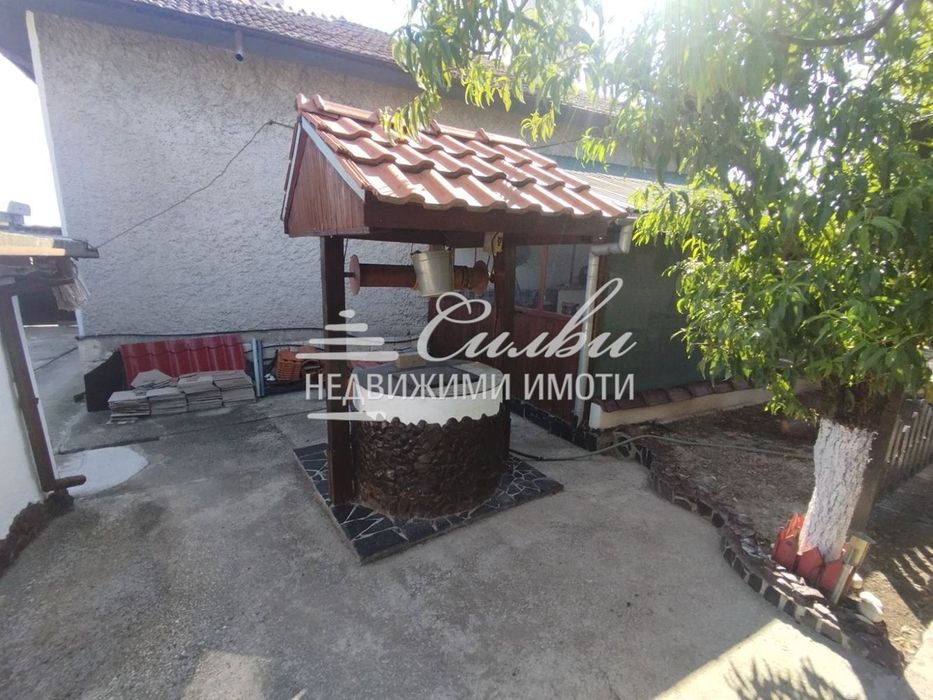 Самостоятелна ТУХЛЕНА къща на ПЛОЧА - с.Хан Крум