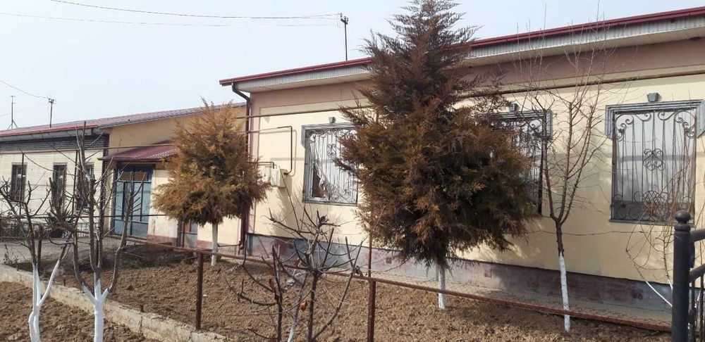 Янгийўл тумани Халқободда намунали лойиҳадаги уй (участка) сотилади.