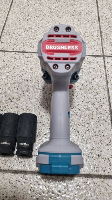 Нов Акумулаторен ударен безчетков гайковерт TOTAL INDUSTRIAL, 1/2", 20