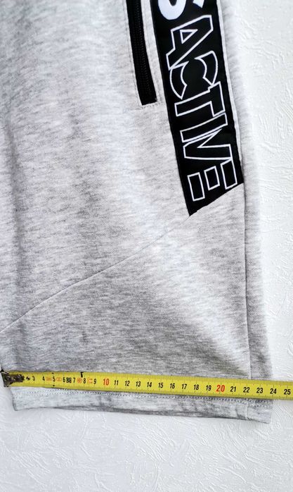 Bermude pantaloni scurti H&M Sweatshorts băieți măr 152 11–12 ani