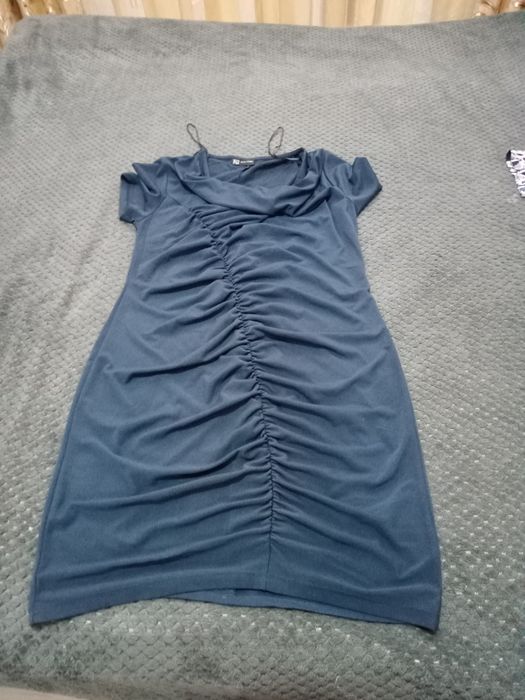 Продам женские платья