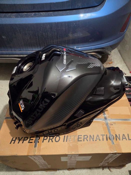 Резервоар за Suzuki GSX-S1000 2025
