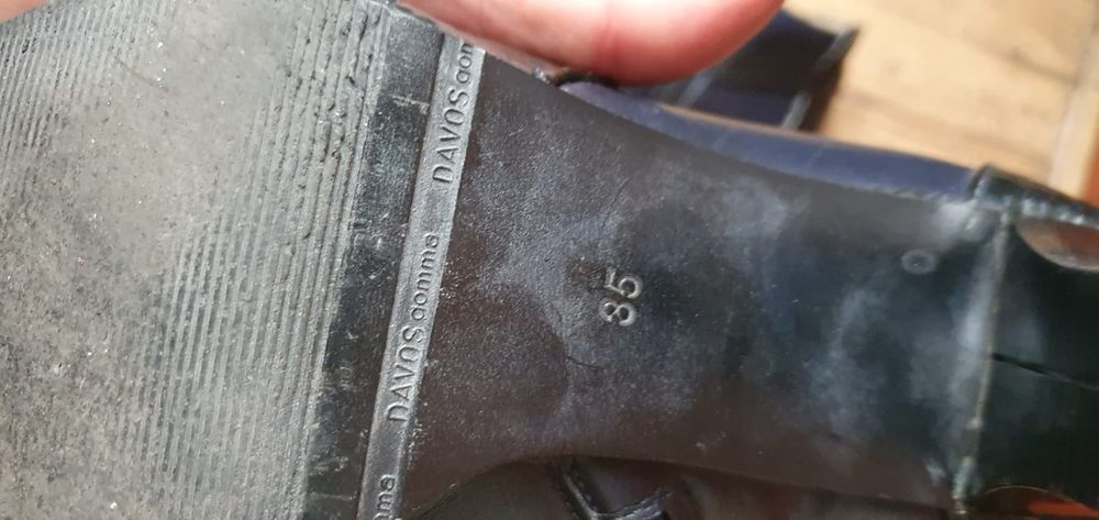 Ghete, botine  negre din piele naturala