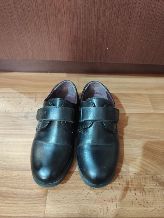 Школьный костюм и туфли