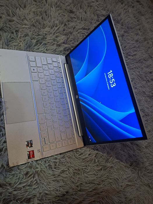 HP Pavillion 14 5500u 16 / 512