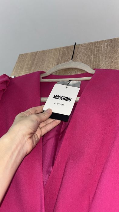 Sacou fucsia MOSCHINO nou