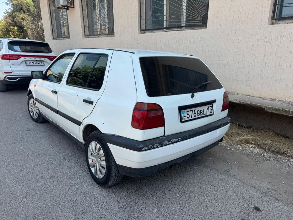 Голф 3   1.8 автомат