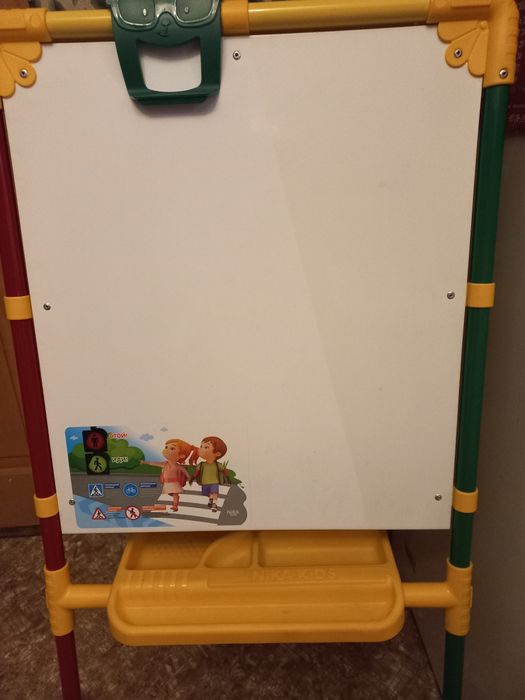 Продам детский мольберт