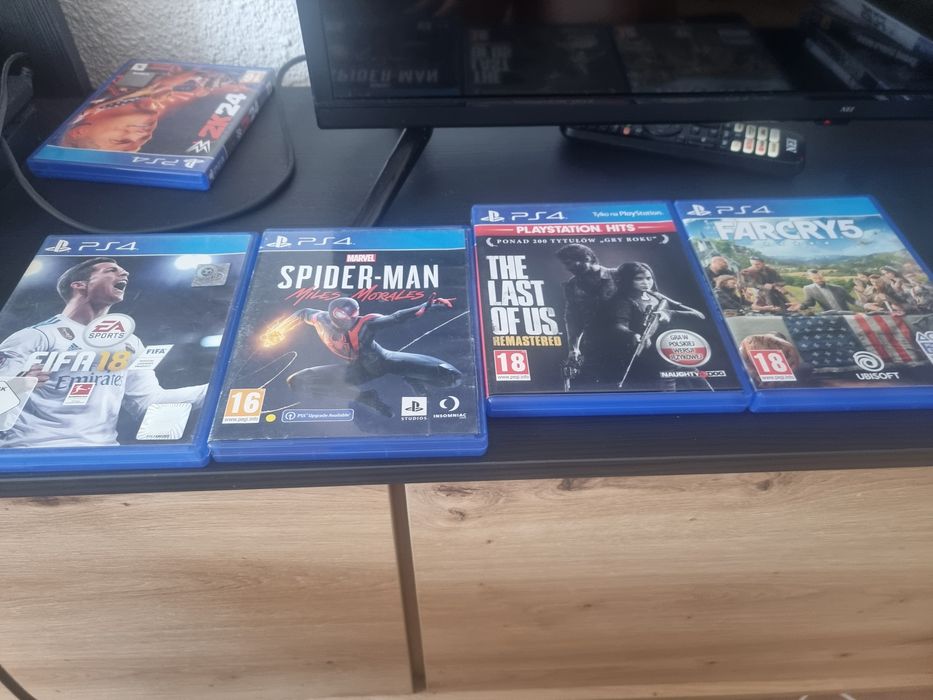 Vand PlayStation 4 slim