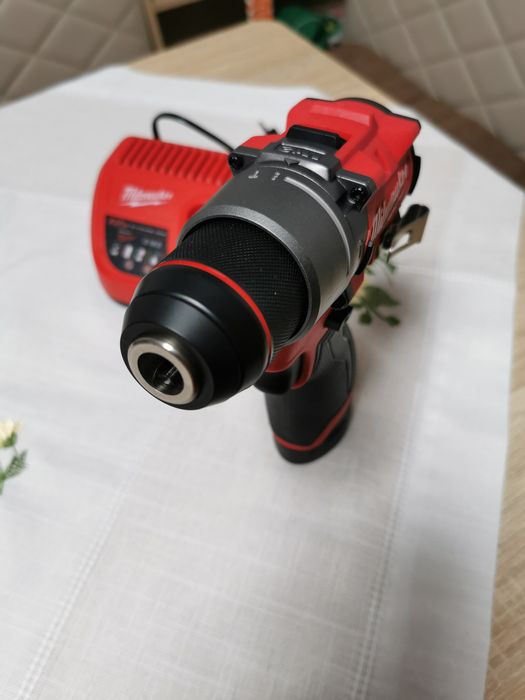 Autofiletanta m12 milwaukee model destinat pietei de America