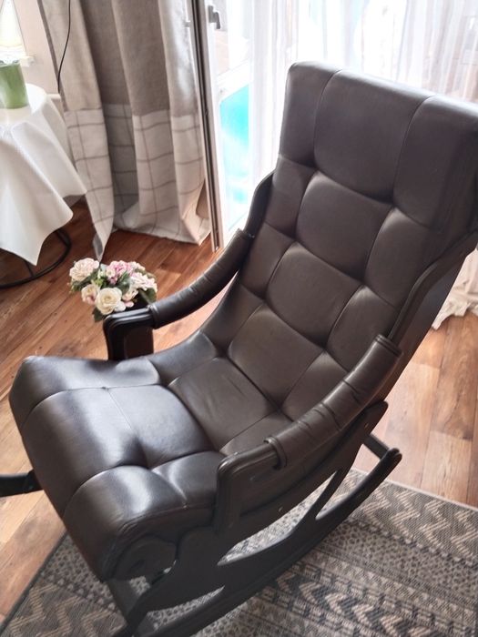 Продам кресло кожаное