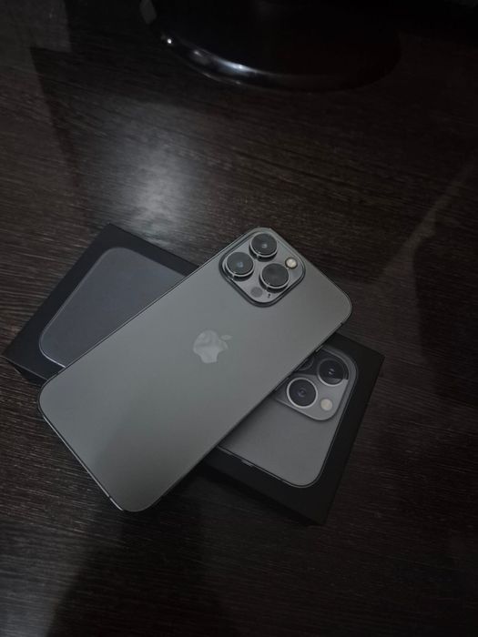 Продам Айфон 13 про