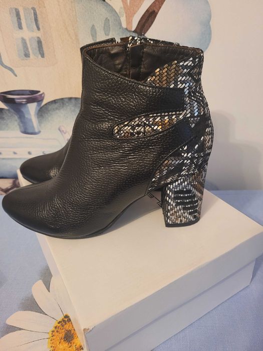 Ghete data piele The5thelement, marimea 37