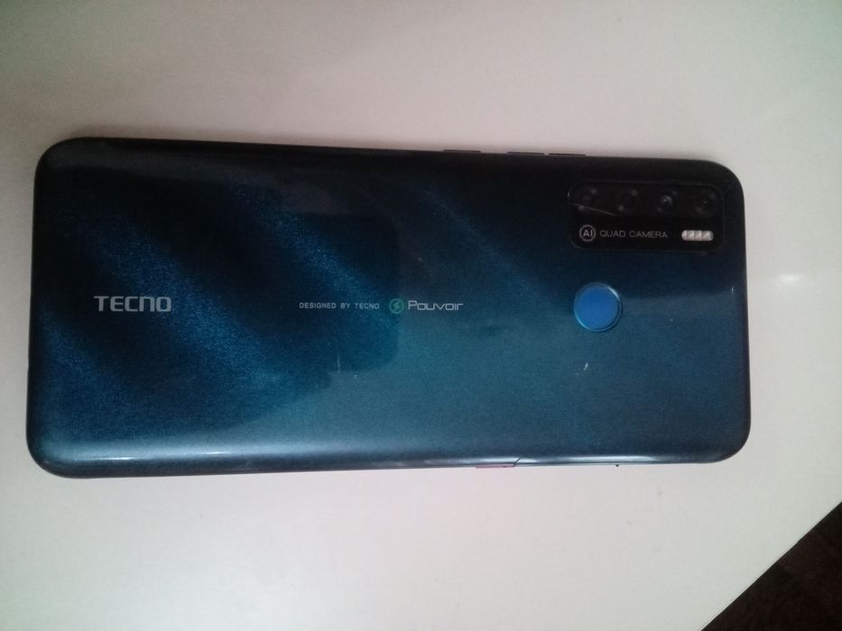 Телефон  Tecno Pouvoir 4